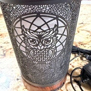 Intricate Owl Design Black and White diffuser